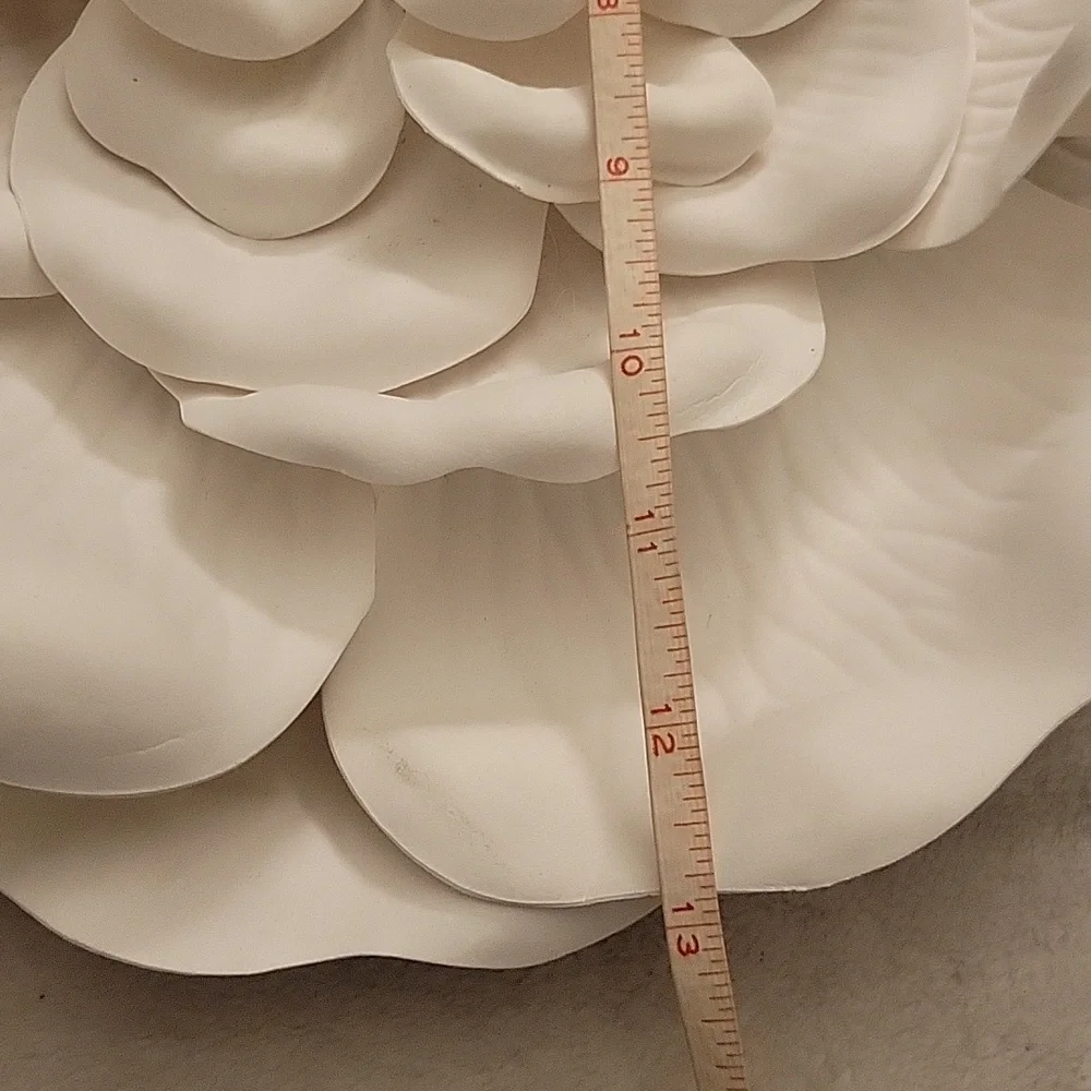 3 Fabric Hanging Flowers. 2 Are The Same Size - Picture 11 of 11